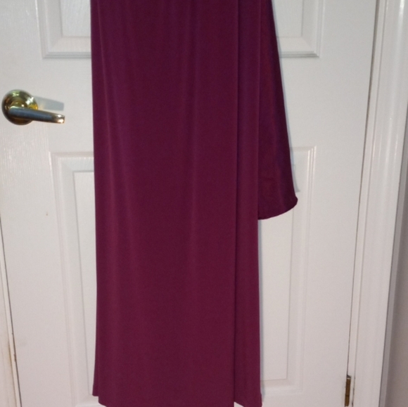 David's Bridal Gown Burgundy Size 4 One Strap Zipper Satiny Shoulder-Sash-Tail - Picture 9 of 9
